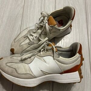 New Balance 327 Sneakers